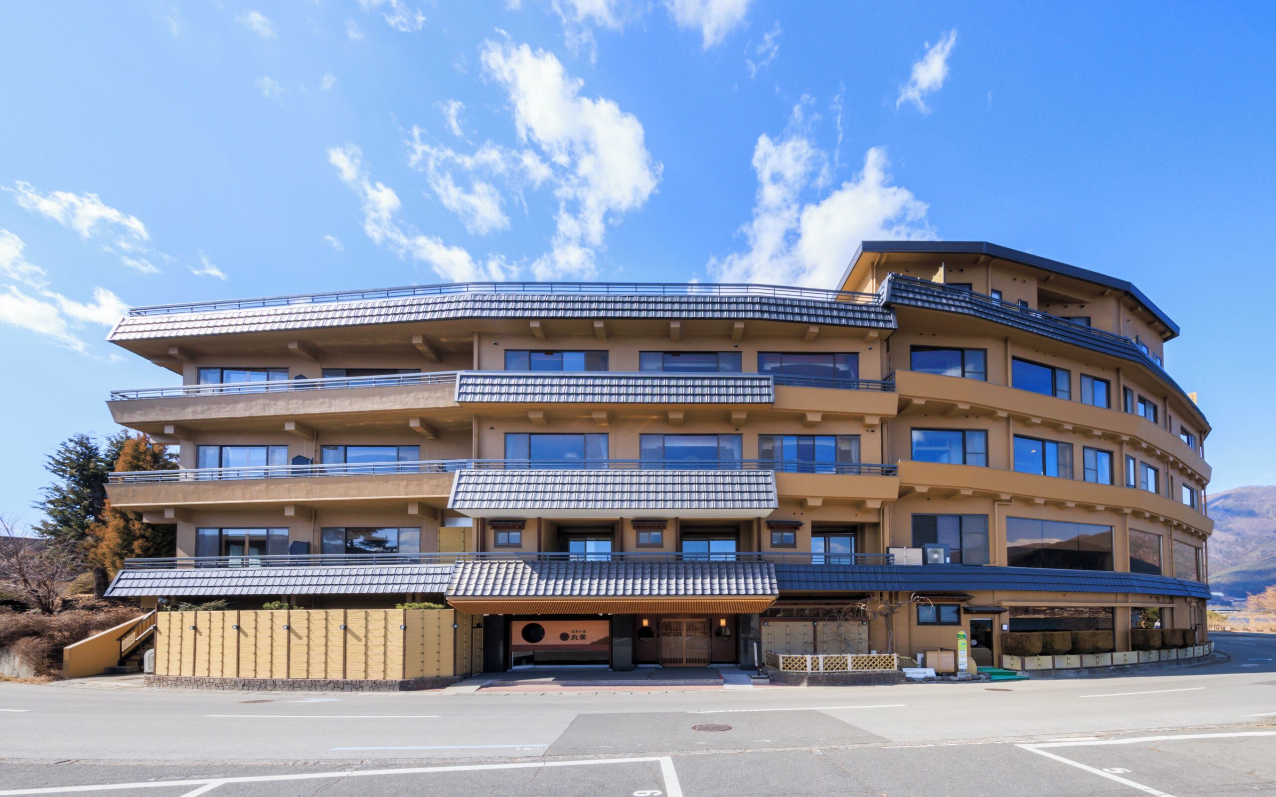 若草の宿丸栄 外観