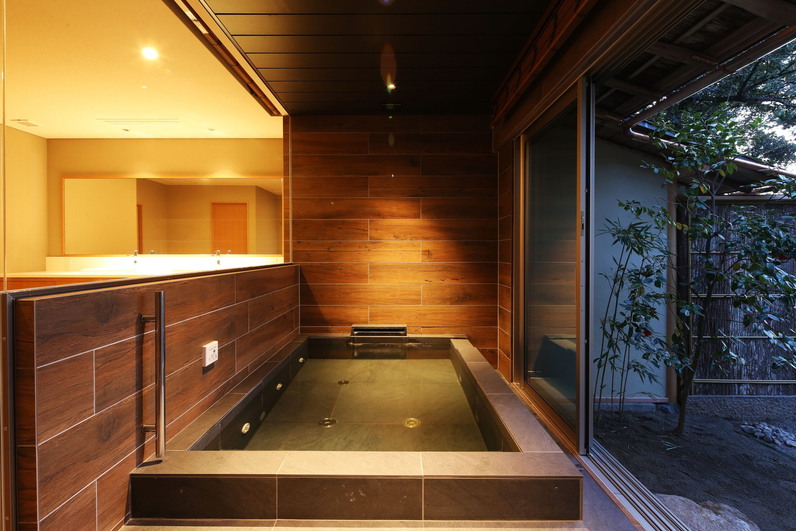 文珠荘 松露亭 庭園